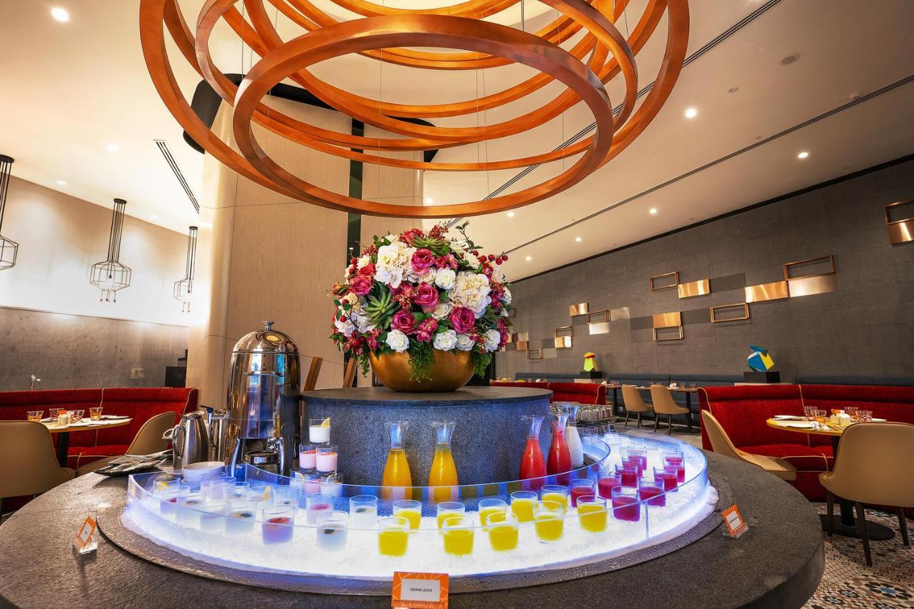 פטלין ג'איה M World Hotel Formerly Known As Avante Hotel מראה חיצוני תמונה The interior of the restaurant