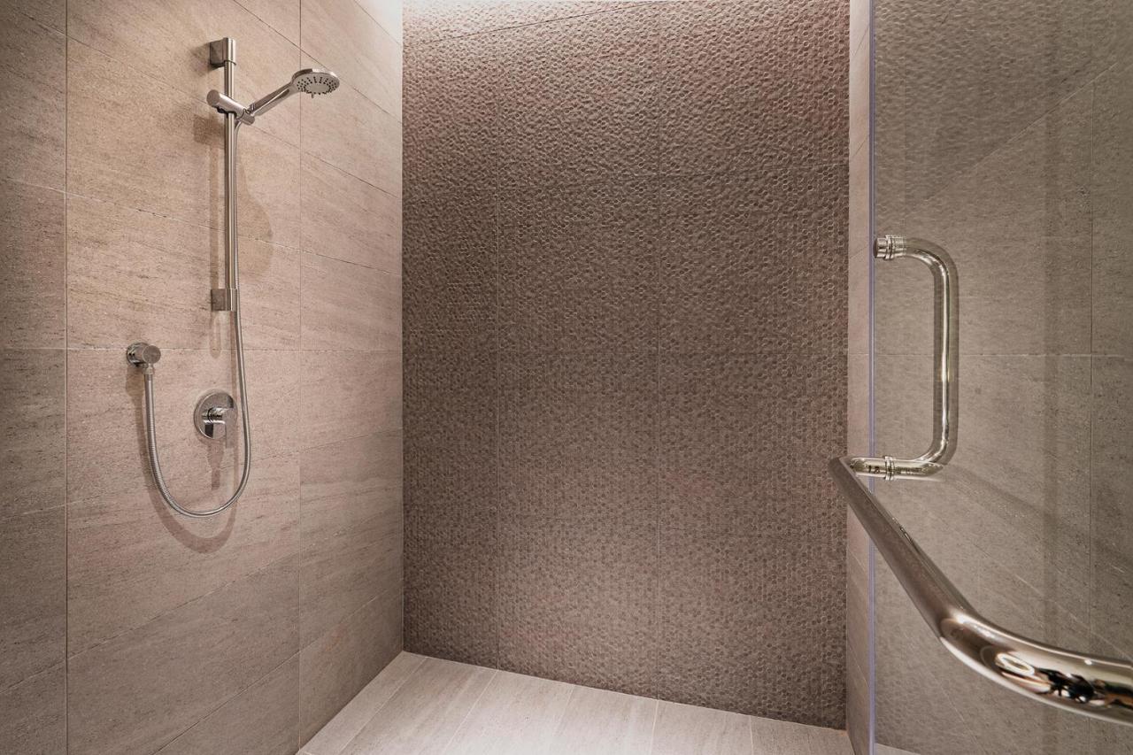 פטלין ג'איה M World Hotel Formerly Known As Avante Hotel מראה חיצוני תמונה A shower