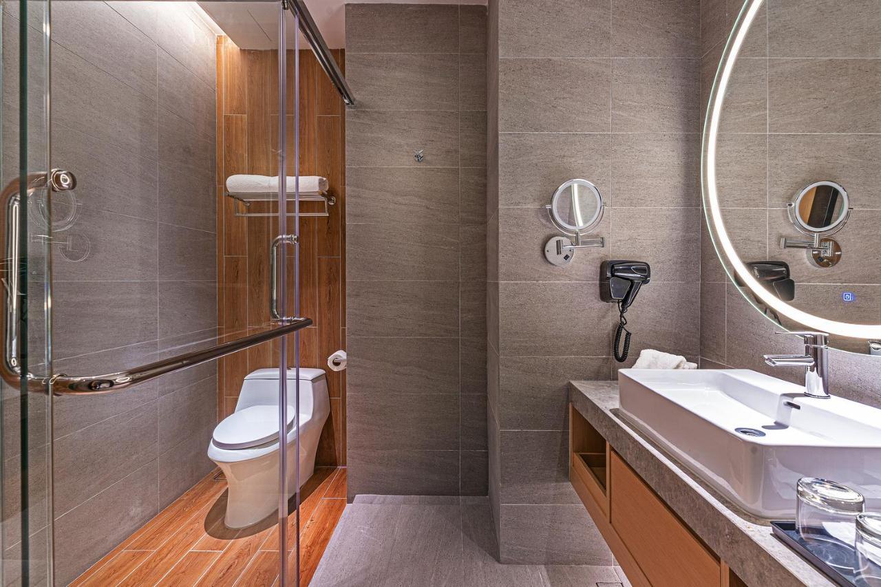 פטלין ג'איה M World Hotel Formerly Known As Avante Hotel מראה חיצוני תמונה